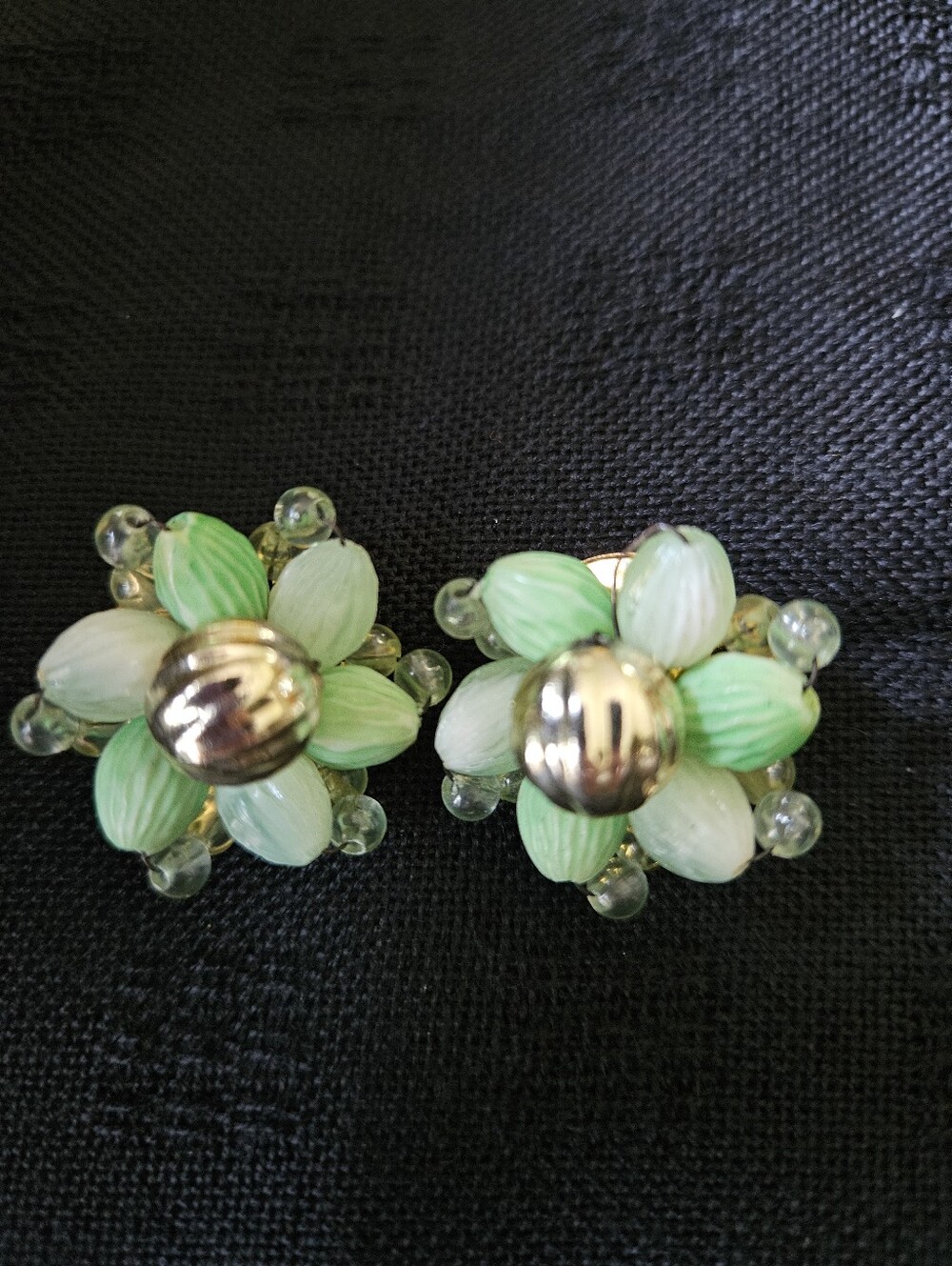 VintagevGreen Floral Cluster Clip-On Earrings - Gold Center